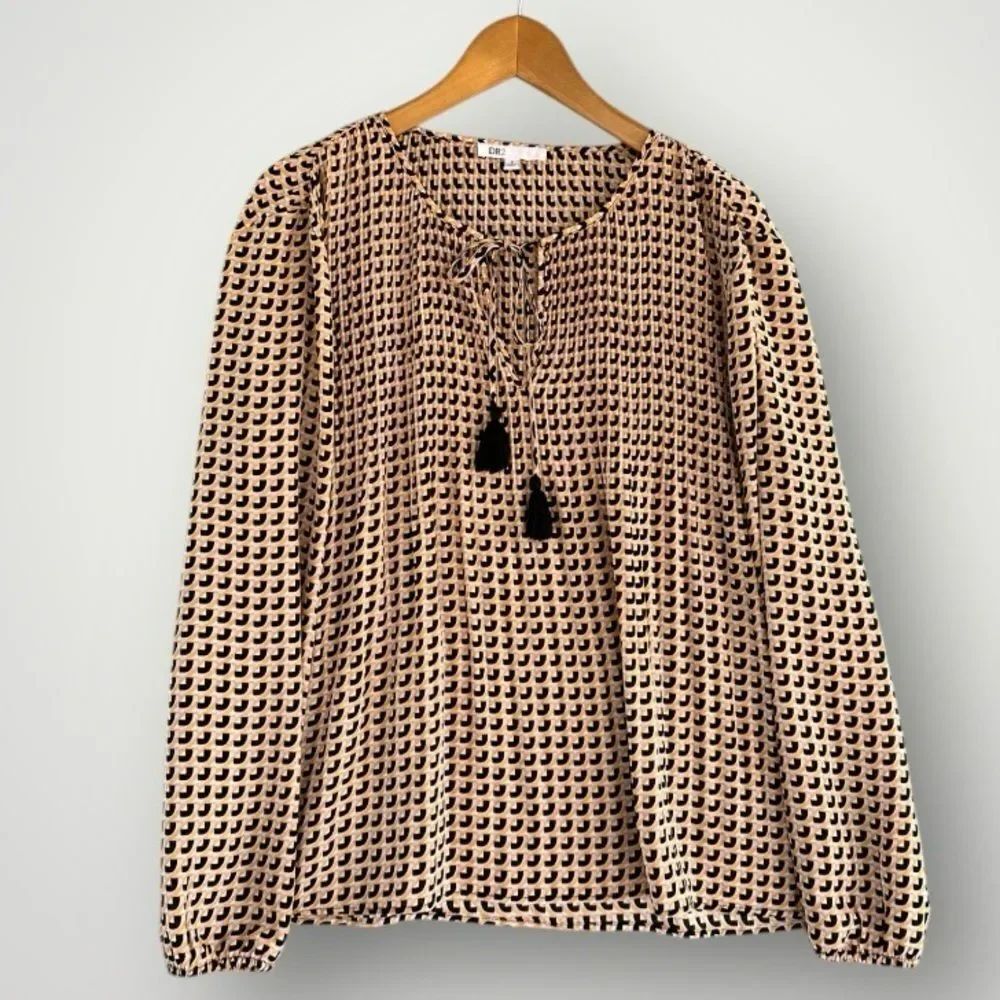🎉5 for $45🎉 DR2 top blouse shirt size M